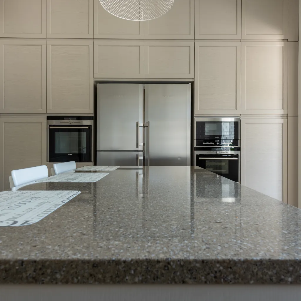 marble-table-polishing