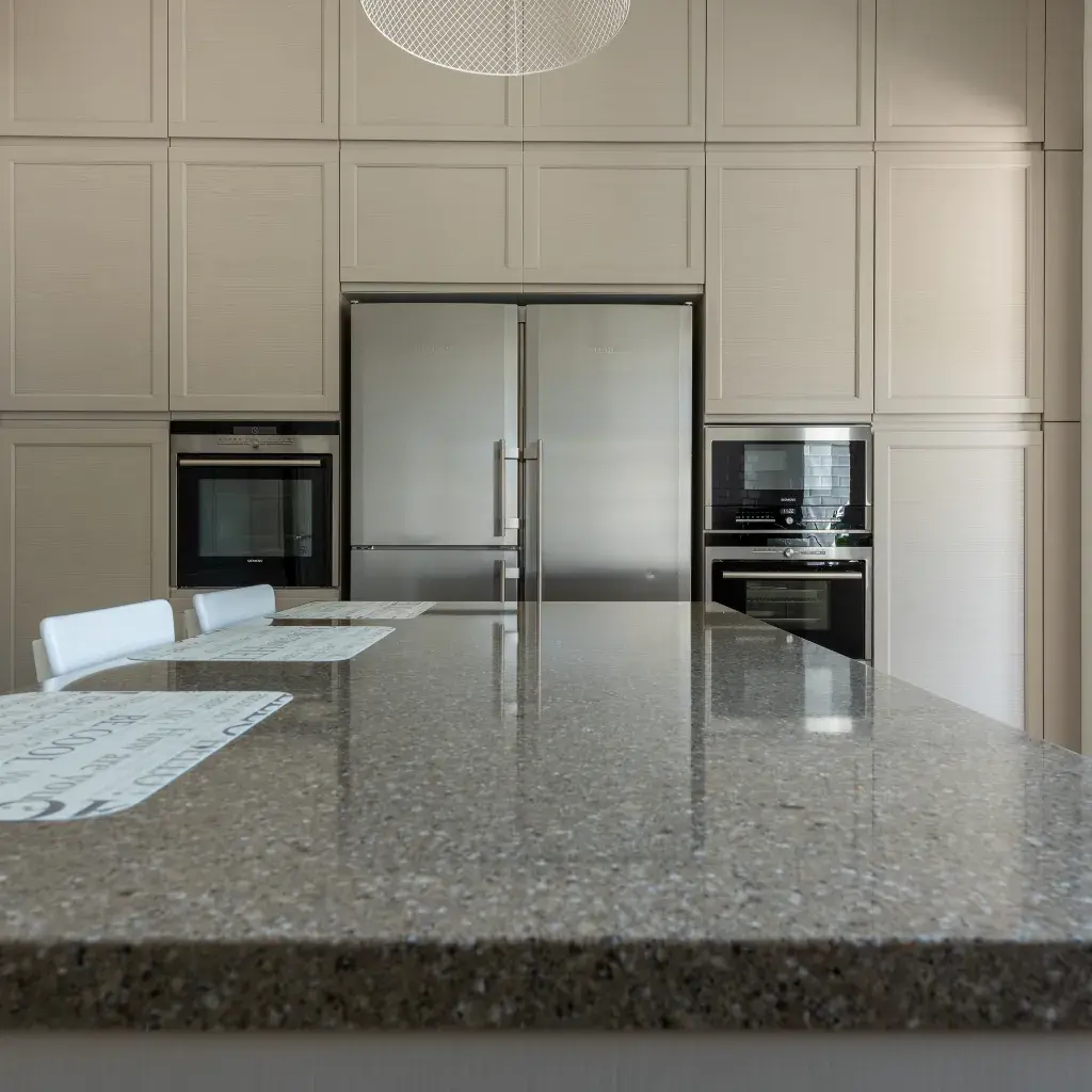 marble-table-polishing